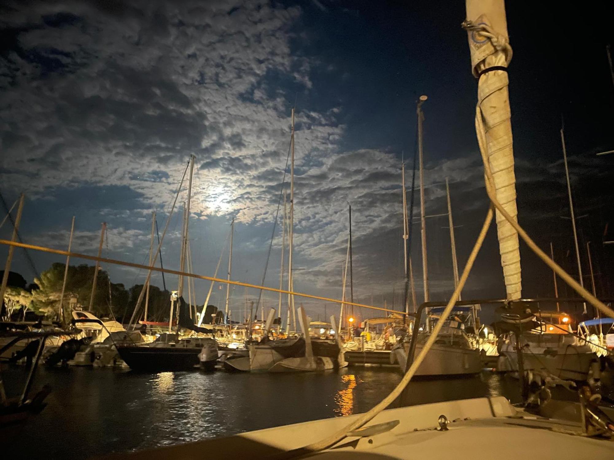 Yacht Studio Galarne Saint-Raphaël المظهر الخارجي الصورة