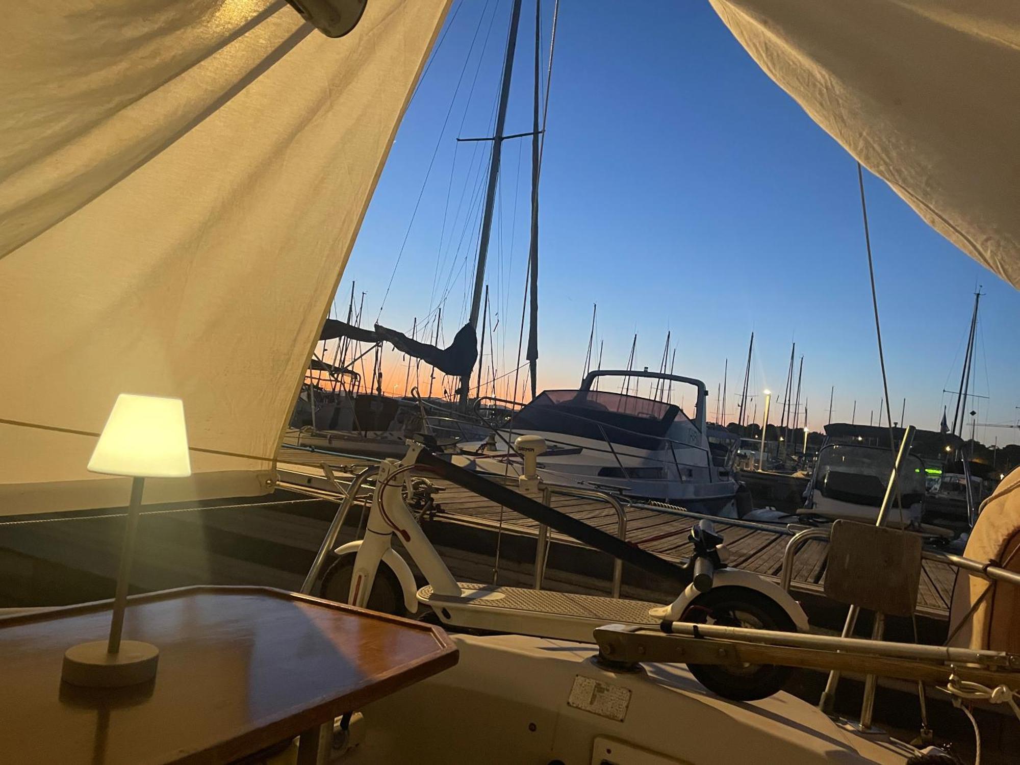 Yacht Studio Galarne Saint-Raphaël المظهر الخارجي الصورة
